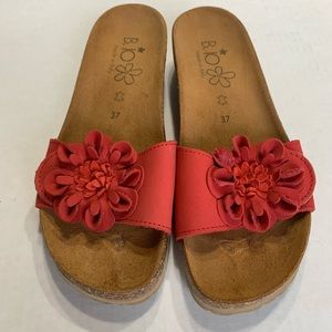B.io red sandals made in Italy slip on